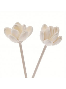 Fleur sur tige en rotin